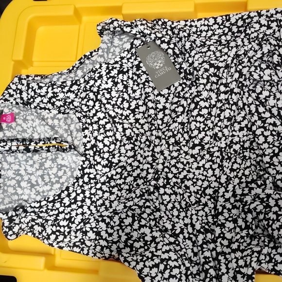 Vince Camuto Plus Size Printed Sleeveless maxi Dress.  Rich Black 2X - Picture 2 of 6